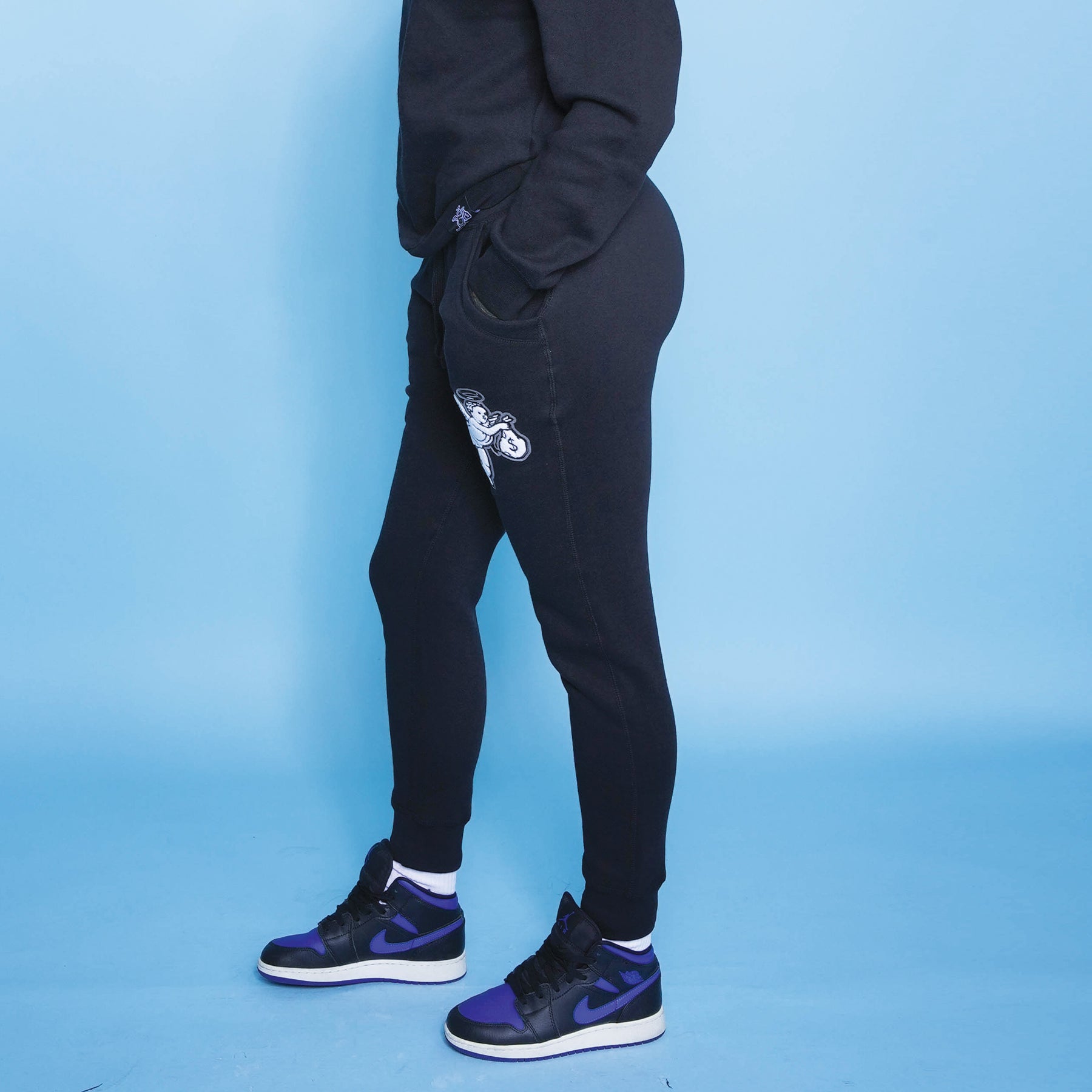 Small CHE Patch Crewneck and Jogger Set - Womens